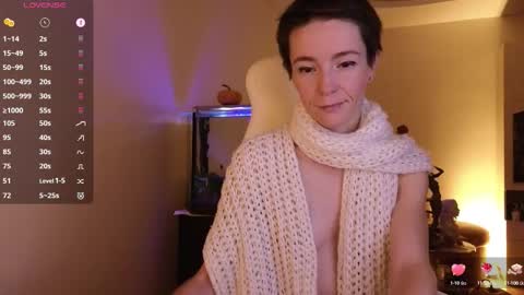 Alisa online show from October 2025 07:56:02 PM