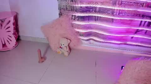little__doll18 online show from July 2026 09:01:02 PM