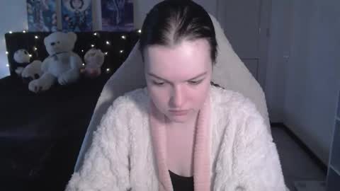 little__flowers online show from January 2026 08:38:01 AM
