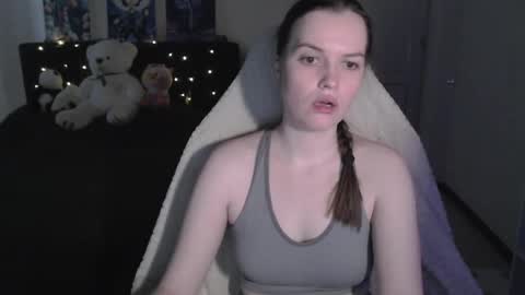 little__flowers online show from April 2026 09:29:01 AM