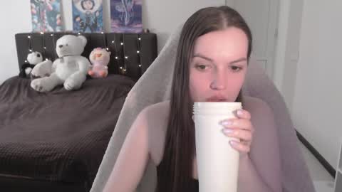 little__flowers online show from May 2026 08:20:01 AM