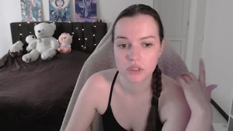 little__flowers online show from May 2026 08:09:02 AM
