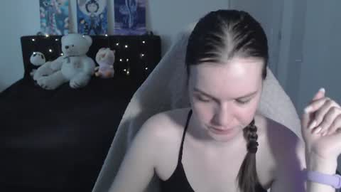 little__flowers online show from June 2026 08:57:01 AM