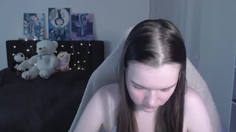 little__flowers online show from June 2026 11:20:01 AM