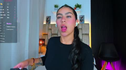 Sophie ---- connected from 1400 to 2100 Colombia time online show from April 2026 08:28:02 PM