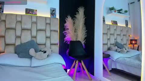 Sophie ---- connected from 1400 to 2100 Colombia time online show from June 2026 08:22:02 PM