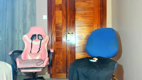 little_africa online show from February 2026 06:54:02 AM