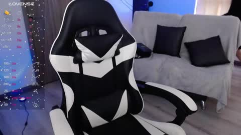 Snapshot of little_amy__ chatting on December 2025 10:18:02 PM Amelie online show from December 2025 10:18:02 PM