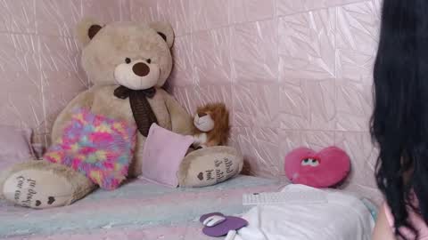 Snapshot of little_angelito2 chatting on February 2025 10:29:02 PM TU ANGELITO online show from February 2025 10:29:02 PM