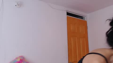 Snapshot of little_angelito2 chatting on October 2025 01:06:01 AM TU ANGELITO online show from October 2025 01:06:01 AM