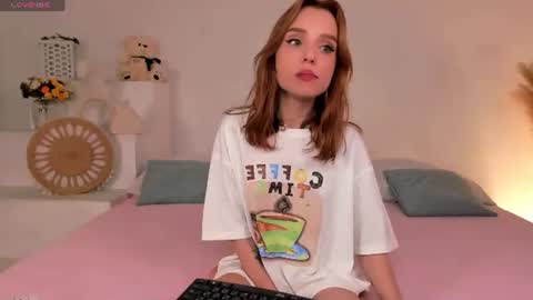 little_clare_ online show from July 2026 06:16:02 AM