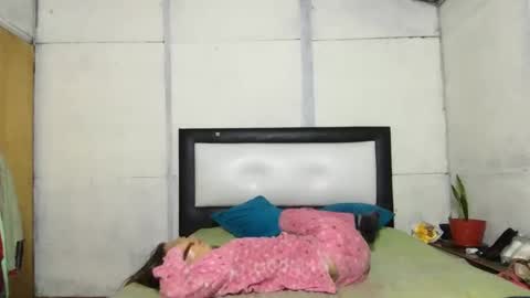 Snapshot of little_devil_diablita90 chatting on October 2025 12:15:01 PM Diablita online show from October 2025 12:15:01 PM