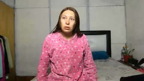 Snapshot of little_devil_diablita90 chatting on November 2025 12:05:02 PM Diablita online show from November 2025 12:05:02 PM