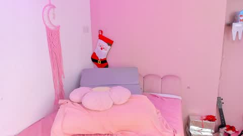 Snapshot of little_effy18_ chatting on December 2024 12:36:01 AM Little Effy online show from December 2024 12:36:01 AM