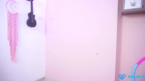 Snapshot of little_effy18_ chatting on February 2025 11:36:02 PM Little Effy online show from February 2025 11:36:02 PM