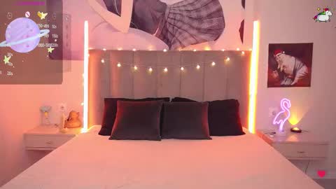 Snapshot of little_food_girl chatting on September 2025 08:20:02 PM Jane online show from September 2025 08:20:02 PM