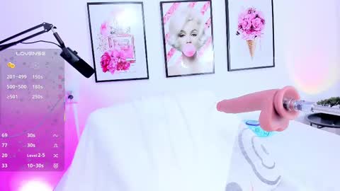 Snapshot of little_ivonne chatting on October 2025 08:51:01 PM little_ivonne online show from October 2025 08:51:01 PM