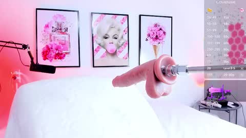 Snapshot of little_ivonne chatting on November 2025 09:26:02 PM little_ivonne online show from November 2025 09:26:02 PM