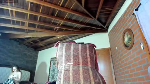 Snapshot of little_izzi chatting on January 2025 06:40:01 PM Izzi online show from January 2025 06:40:01 PM