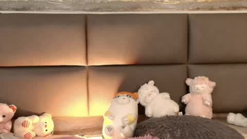 Snapshot of little_mayy chatting on February 2026 12:20:01 PM little_mayy online show from February 2026 12:20:01 PM