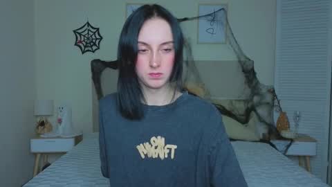 Snapshot of little_mollee chatting on October 2025 08:55:02 PM little_mollee online show from October 2025 08:55:02 PM