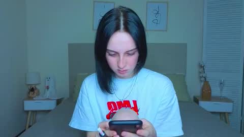 Snapshot of little_mollee chatting on November 2025 04:28:01 PM little_mollee online show from November 2025 04:28:01 PM