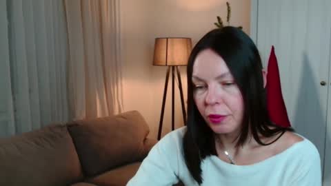 Nicole online show from December 2025 06:15:01 PM