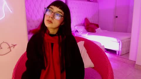 Snapshot of little_paulette chatting on May 2026 04:21:01 AM Paulette online show from May 2026 04:21:01 AM