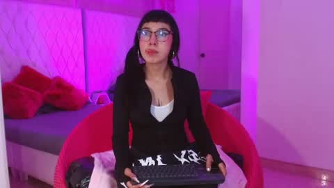 Paulette online show from June 2026 04:25:01 AM
