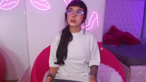 Paulette online show from July 2026 04:25:01 AM