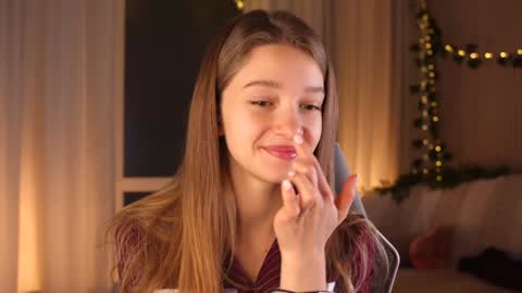 Kiki online show from October 2025 03:44:02 PM