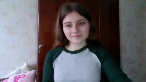 little_shygirl_ online show from January 2025 08:44:02 AM