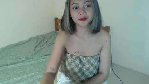 Snapshot of little_sunshine18 chatting on May 2026 06:45:02 PM shine online show from May 2026 06:45:02 PM