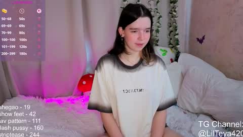 Snapshot of little_teya chatting on September 2025 09:47:02 AM little Teya online show from September 2025 09:47:02 AM