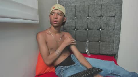 Snapshot of little_twink19x chatting on February 2026 07:24:02 PM JESSAR online show from February 2026 07:24:02 PM