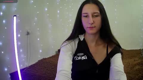 LittleAhWitch online show from September 2025 09:34:02 AM