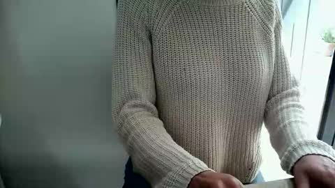 LittleAura online show from April 2026 01:34:02 PM