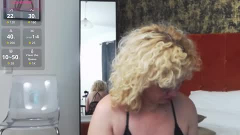 Snapshot of littlecurlygirll chatting on December 2025 07:43:01 PM LittleCurlyGirll online show from December 2025 07:43:01 PM