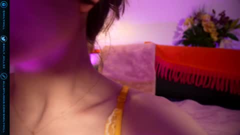 Emily Hill online show from November 2025 09:13:02 PM