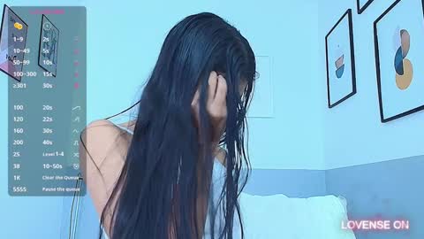 Snapshot of littlee_emilyy_ chatting on December 2024 01:33:02 PM Emily online show from December 2024 01:33:02 PM