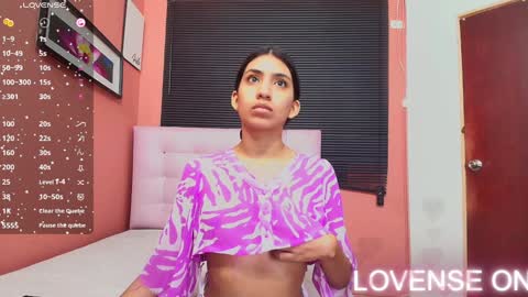 Snapshot of littlee_emilyy_ chatting on December 2024 01:28:01 PM Emily online show from December 2024 01:28:01 PM