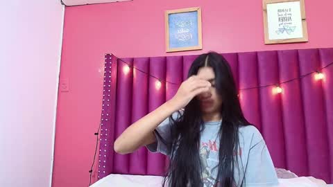 Snapshot of littlee_emilyy_ chatting on January 2025 09:02:01 AM Emily online show from January 2025 09:02:01 AM