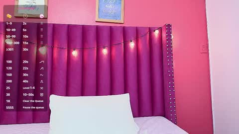 Snapshot of littlee_emilyy_ chatting on February 2025 05:56:02 AM Emily online show from February 2025 05:56:02 AM