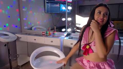 Snapshot of littlejennifer18 chatting on February 2026 02:16:01 AM Tip us ask our names online show from February 2026 02:16:01 AM