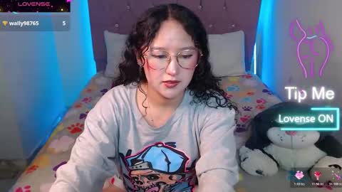 Snapshot of littlelion18 chatting on February 2026 01:43:01 PM isabella online show from February 2026 01:43:01 PM