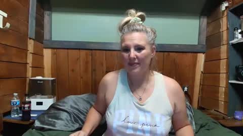 lisanixs online show from April 2026 09:08:01 PM