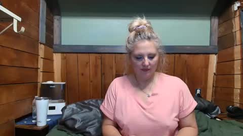 lisanixs online show from May 2026 06:37:01 PM