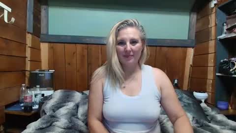 lisanixs online show from May 2026 03:59:01 AM