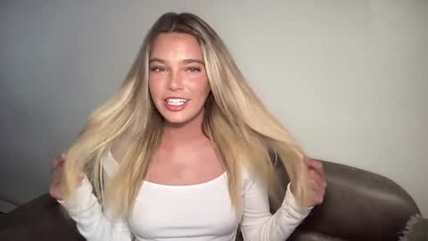 Snapshot of littlemaryjane19 chatting on December 2024 08:13:01 PM Marciabrady online show from December 2024 08:13:01 PM