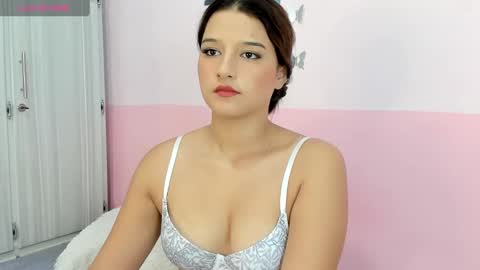 Snapshot of littlemelodii18 chatting on December 2024 09:05:02 PM MELODY online show from December 2024 09:05:02 PM